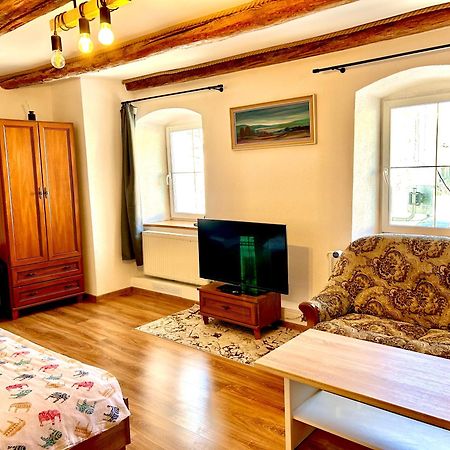 Apartman Velicka Vinaren Poprad Exterior foto