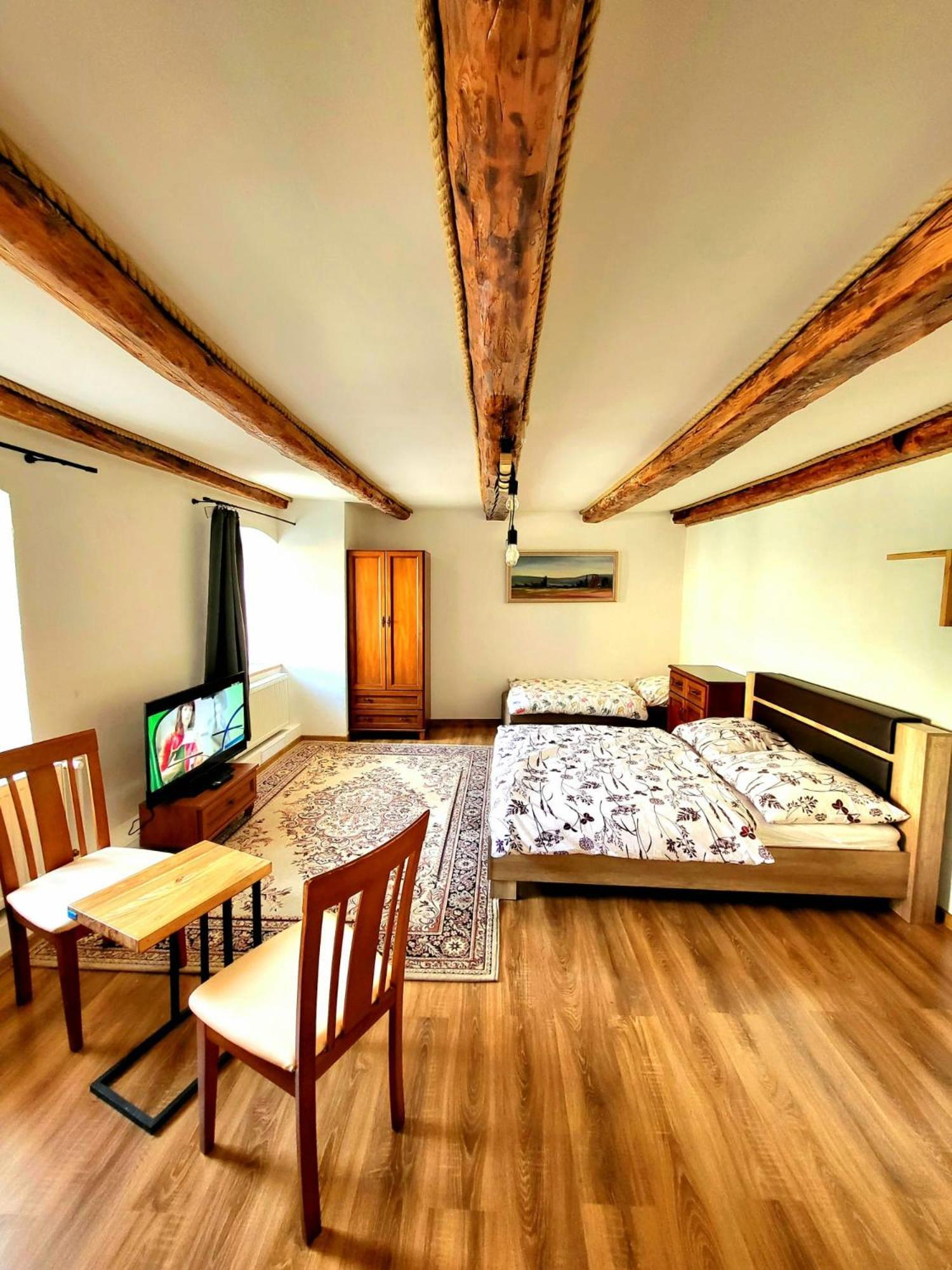 Apartman Velicka Vinaren Poprad Exterior foto